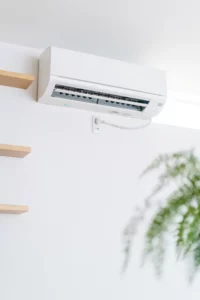 Climatiseur à l'intérieur d'une habitation